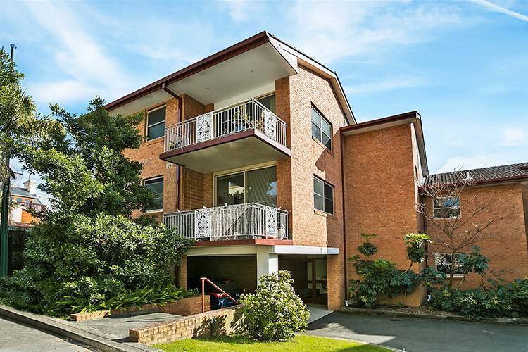 One Bedroom Clifton St Apartment Sydney